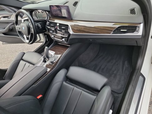 Used 2019 BMW 530i xDrive image 14