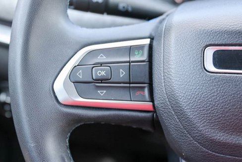 Used 2022 Jeep Compass Latitude image 25