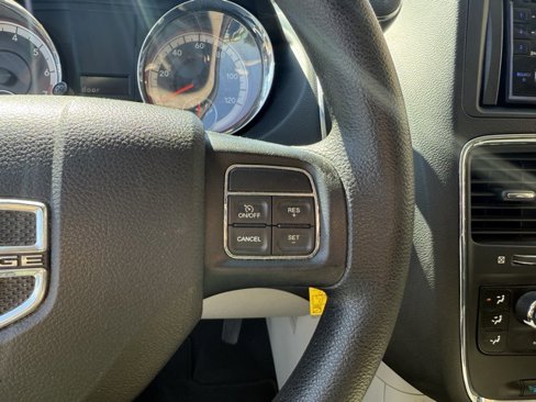 Used 2016 Dodge Grand Caravan SXT image 28