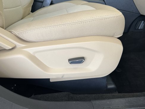 Used 2017 Ford Explorer XLT image 34