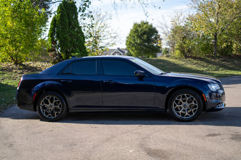 Used 2017 Chrysler 300 S image 4