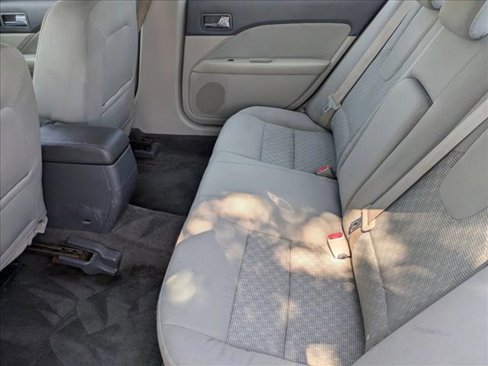 Used 2010 Ford Fusion SE image 16
