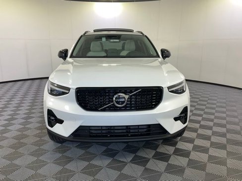 New 2025 Volvo XC40 B5 Plus w/ Protection Package Premier image 3