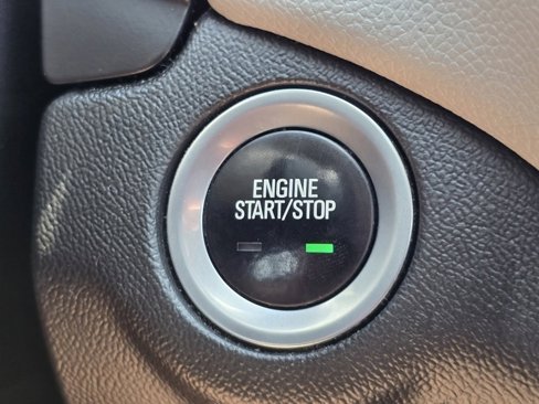 Used 2018 Chevrolet Equinox LS image 26