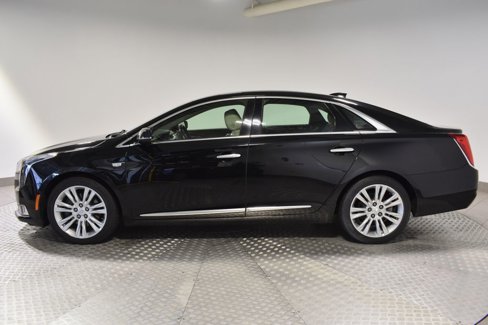 Used 2019 Cadillac XTS Luxury image 2