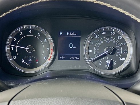 Used 2022 Hyundai Venue Limited image 13