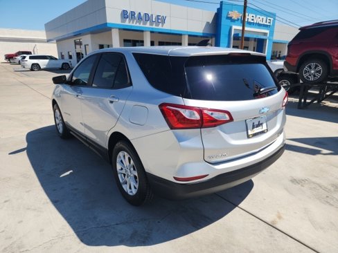 Used 2020 Chevrolet Equinox LS w/ LS Convenience Package image 6