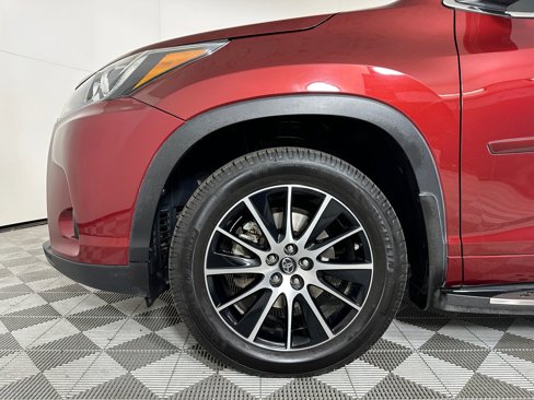 Used 2017 Toyota Highlander AWD V6 image 10