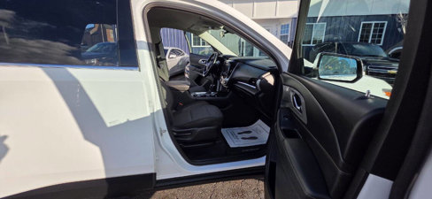 Used 2018 Chevrolet Traverse LT image 9