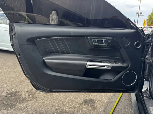 Used 2017 Ford Mustang Premium image 11