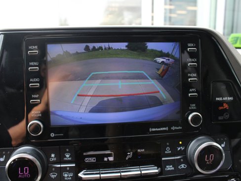 Used 2022 Toyota Highlander XLE image 21