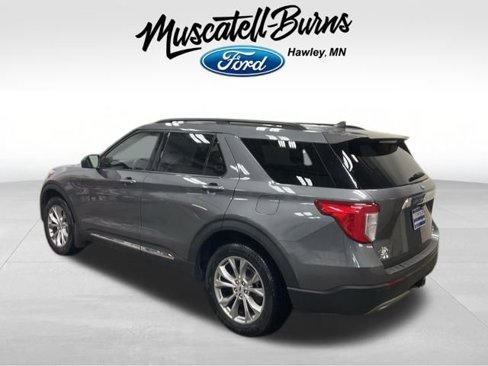 Used 2021 Ford Explorer XLT w/ Equipment Group 202A image 3