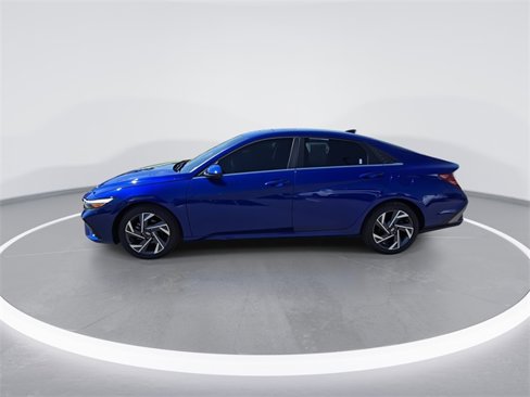 Used 2024 Hyundai Elantra SEL w/ Convenience Package image 5