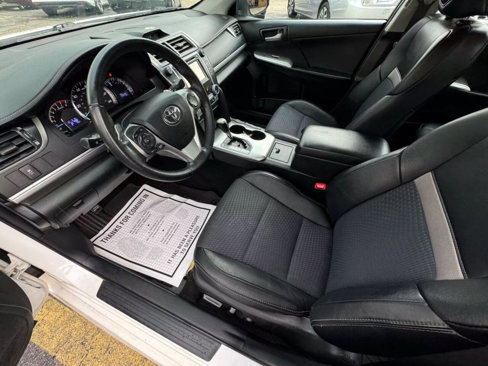 Used 2014 Toyota Camry SE image 15