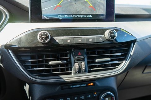 Used 2020 Ford Escape SE image 26
