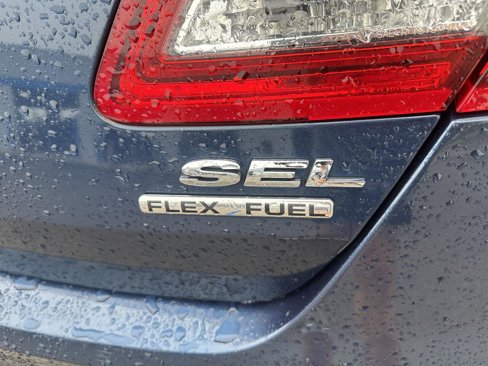 Used 2017 Ford Taurus SEL w/ Equipment Group 201A image 6