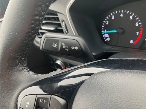 Used 2022 Ford Escape SE w/ SE Sport Appearance Package image 27