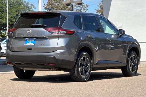 Used 2024 Nissan Rogue SV image 8
