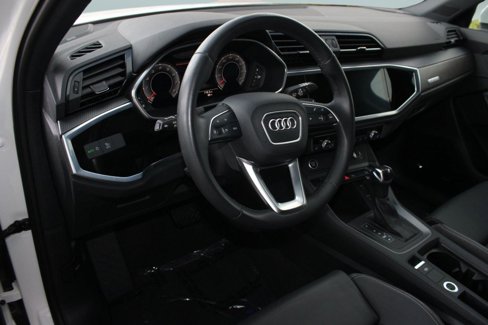 Used 2022 Audi Q3 2.0T Premium Plus image 4