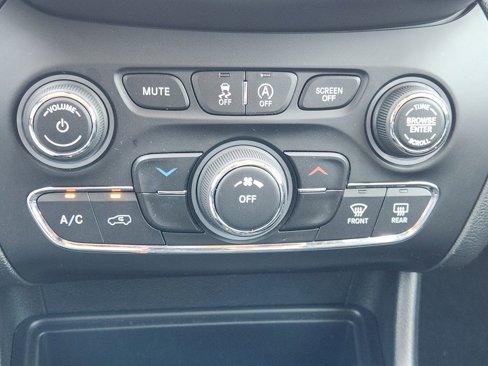 Used 2019 Jeep Cherokee Latitude Plus image 26