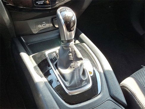 Used 2021 Nissan Rogue Sport SV image 16