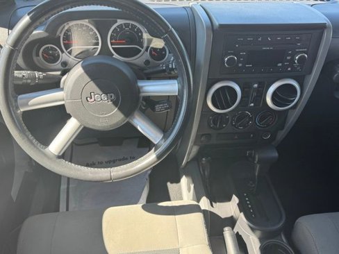 Used 2010 Jeep Wrangler Unlimited Sahara image 19