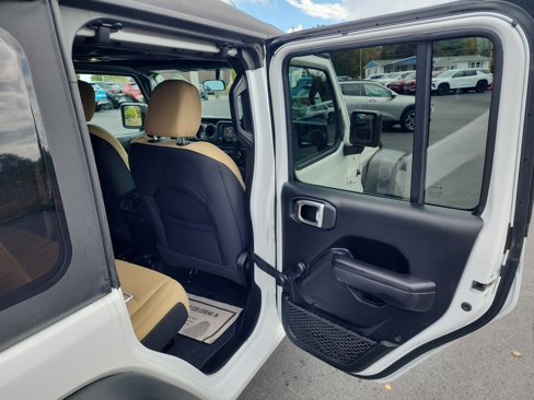 Used 2021 Jeep Wrangler Unlimited Sport image 32