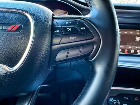 Used 2019 Dodge Challenger SXT image 21