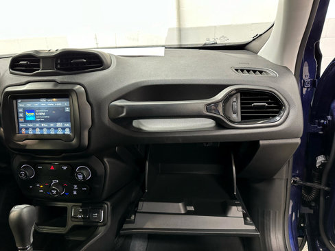 Used 2018 Jeep Renegade Altitude image 25