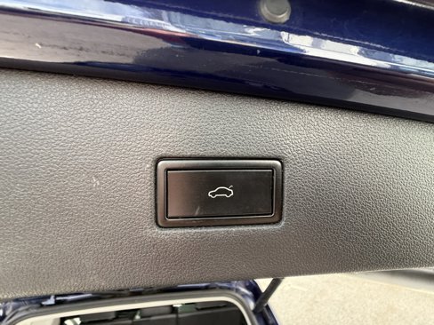 Used 2021 Volkswagen Tiguan SEL image 23