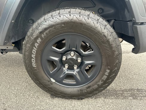Used 2024 Jeep Wrangler Sport image 26