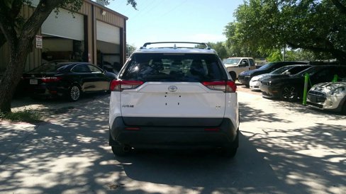 Used 2020 Toyota RAV4 LE image 6