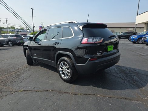 Used 2019 Jeep Cherokee Latitude Plus w/ Comfort/Convenience Group image 4