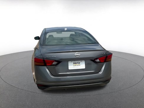Used 2024 Nissan Altima 2.5 SV image 12