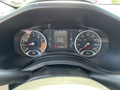 Used 2016 Jeep Renegade Sport w/ Power & Air Group image 27