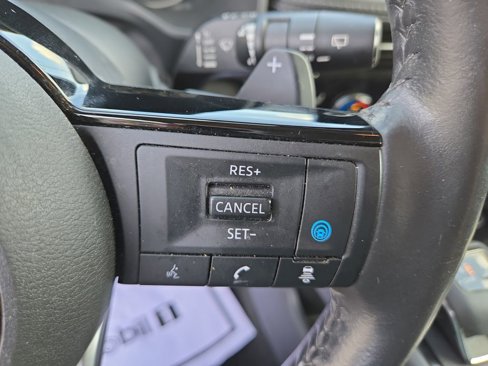 Used 2023 Nissan Rogue SV image 19