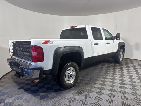 Used 2011 Chevrolet Silverado 2500 LT w/ Interior Plus Package image 6
