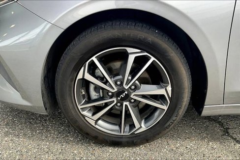 Used 2023 Kia Forte LXS image 7