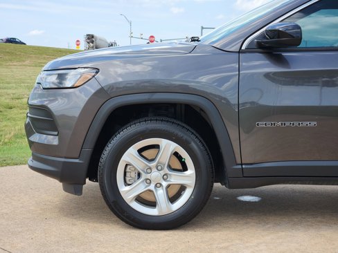 Used 2023 Jeep Compass Sport image 14