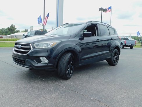 Used 2019 Ford Escape SE image 4