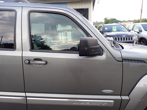 Used 2012 Jeep Liberty Sport image 12