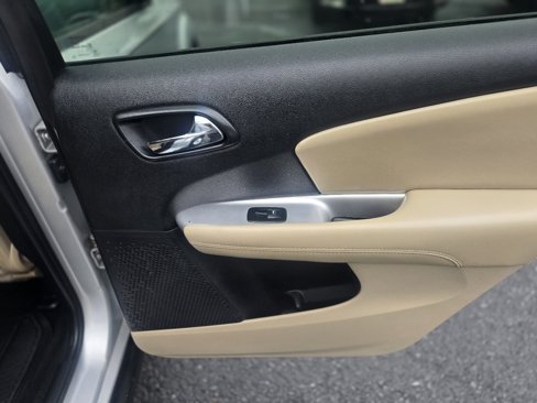 Used 2013 Dodge Journey SXT w/ Flexible Seating Group image 26