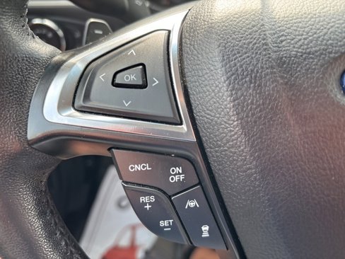 Used 2020 Ford Edge SEL image 18