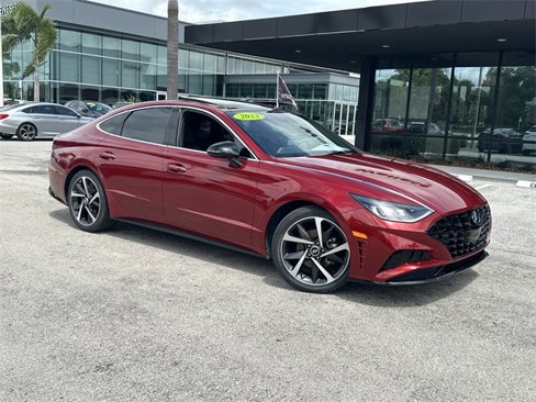 Used 2023 Hyundai Sonata SEL Plus w/ Preferred Accessory Package image 2