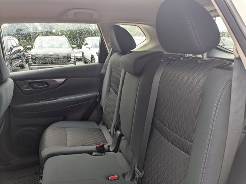 Used 2019 Nissan Rogue S image 19