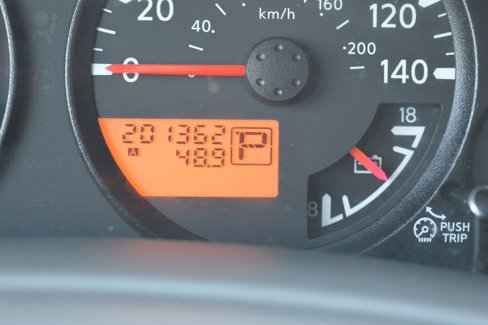 Used 2010 Nissan Frontier SE image 36