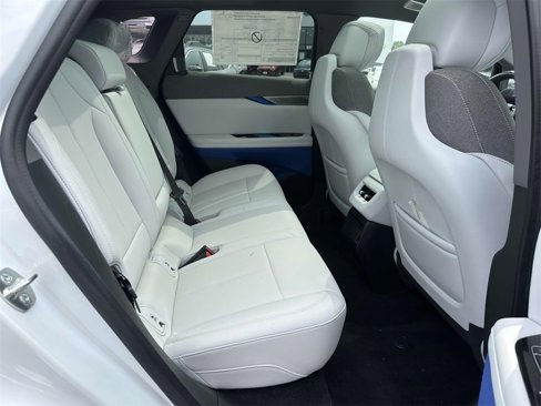 New 2025 Cadillac Optiq Luxury 1 image 11