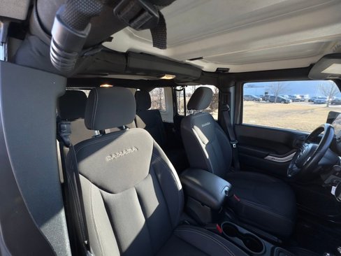 Used 2017 Jeep Wrangler Unlimited Sahara w/ Connectivity Group image 23