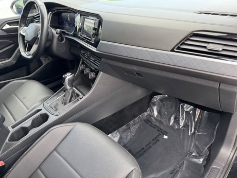 Used 2022 Volkswagen Jetta SE w/ Panoramic Sunroof Package image 13