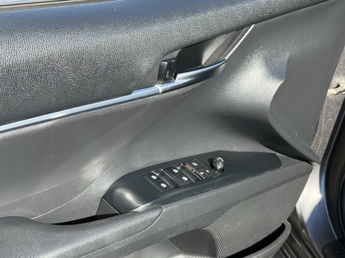Used 2019 Toyota Camry LE image 22